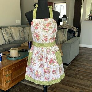 Vintage Style Green and white polka dot with floral Apron W/Pockets